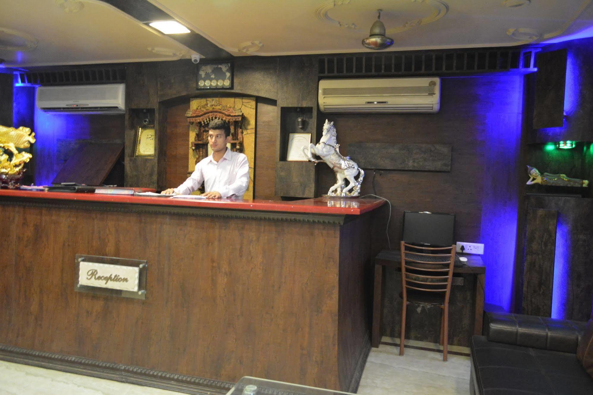 Airport Hotel Vishal Residency New Delhi Exteriör bild