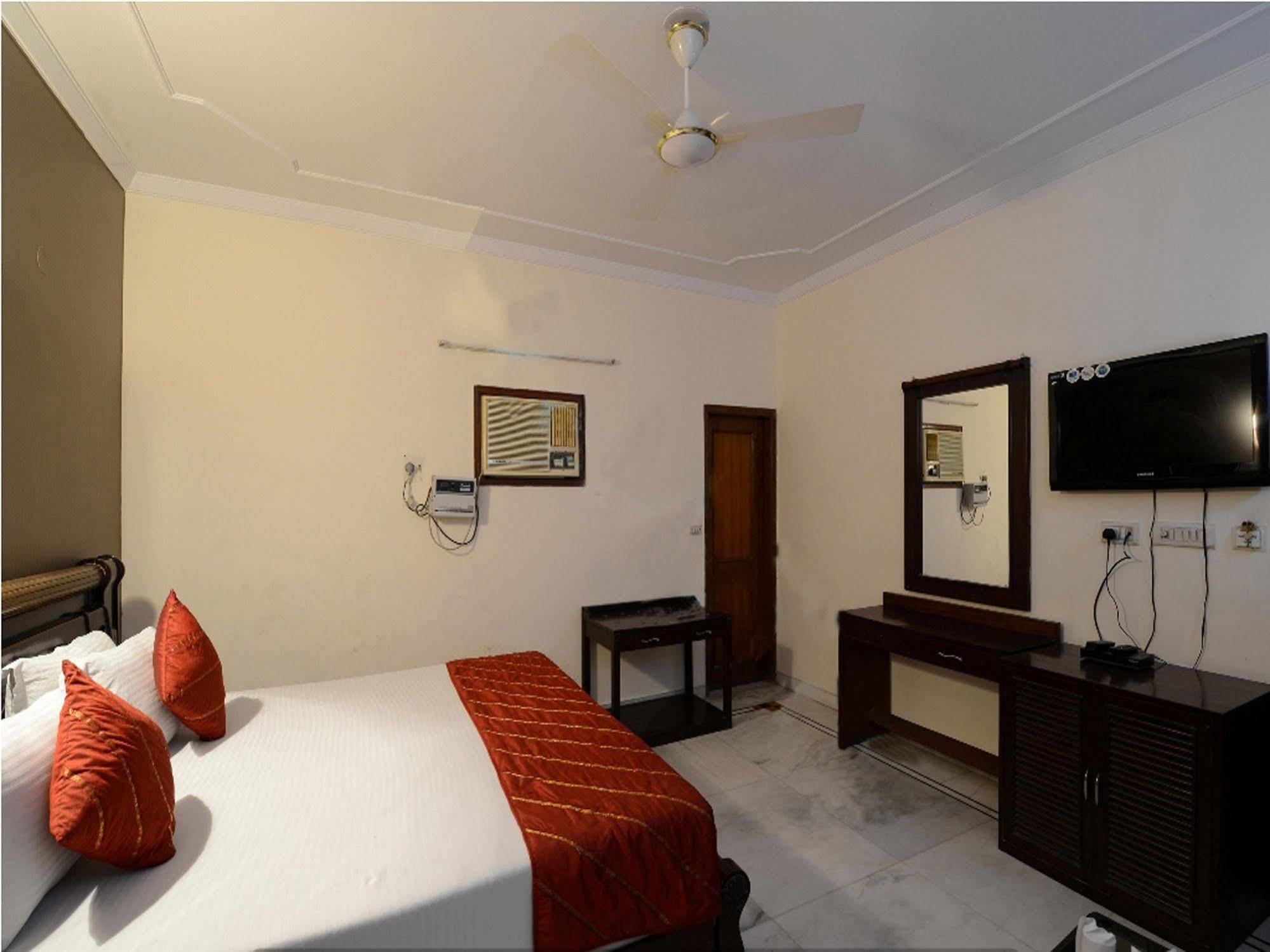 Airport Hotel Vishal Residency New Delhi Exteriör bild