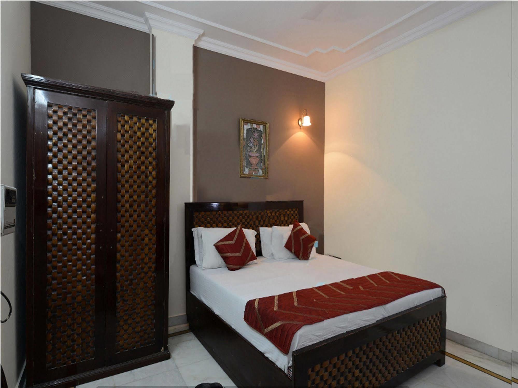 Airport Hotel Vishal Residency New Delhi Exteriör bild